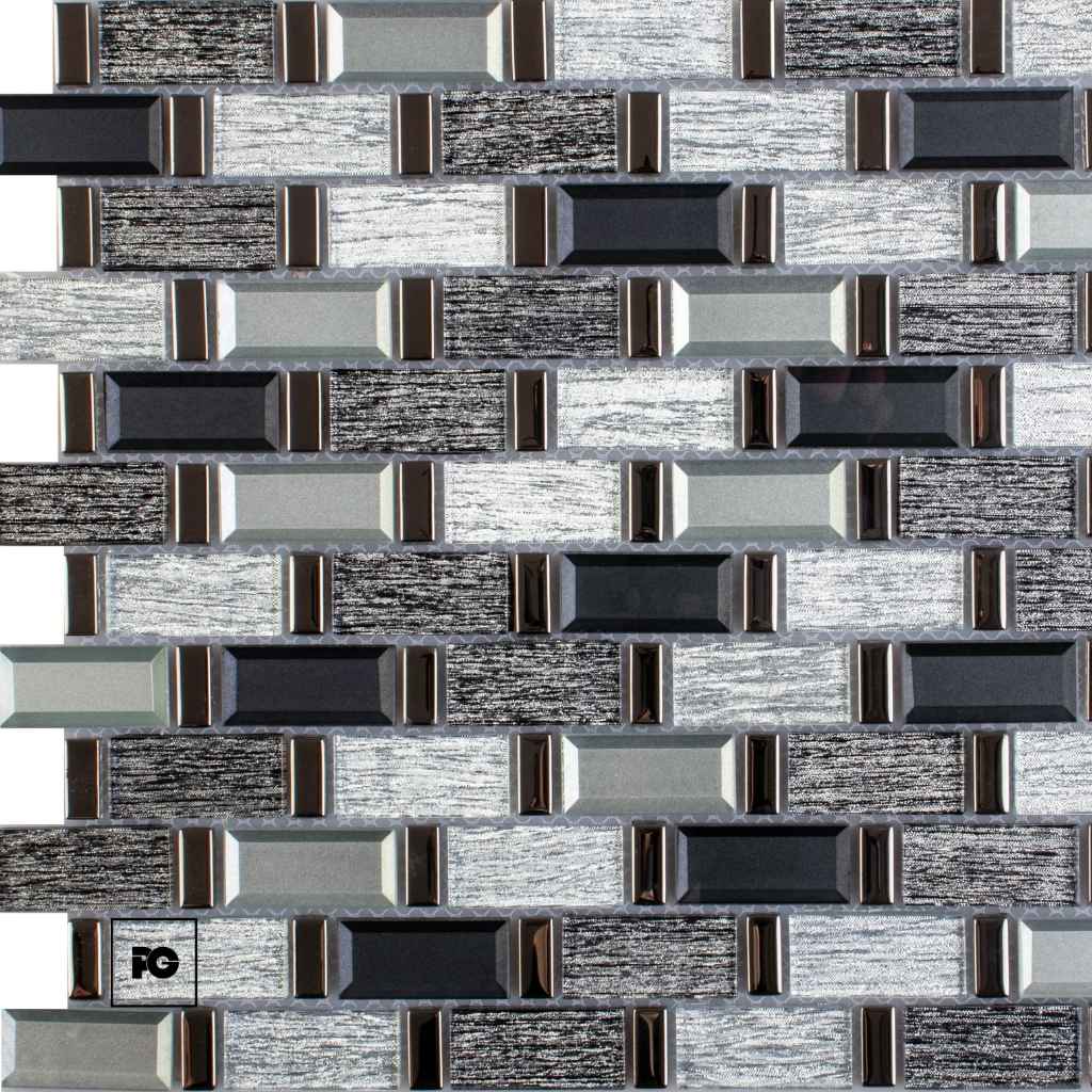 Decorative wall made of rectangular metal tiles in silver
